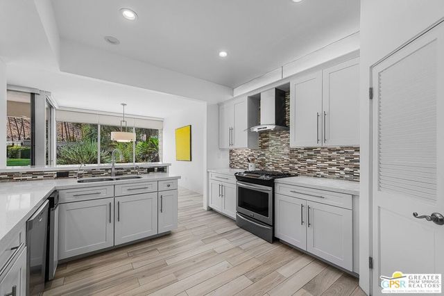 71 Westlake Circle, Palm Springs, CA 92264