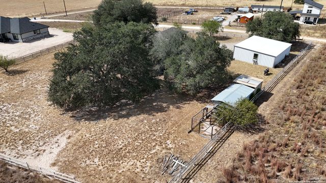 706 Sunrise, La Vernia, TX 78121