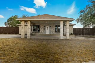 706 Sunrise, La Vernia, TX 78121