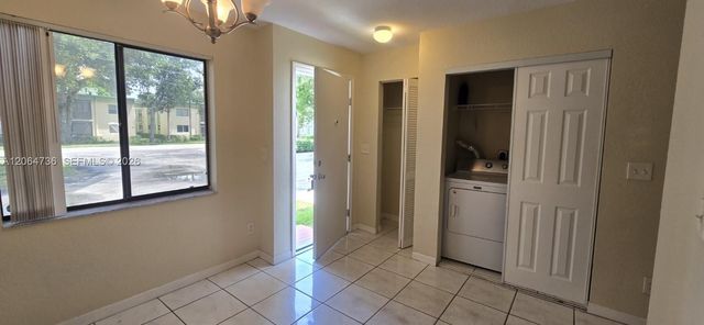 9092 NW 40th Street 4, Coral Springs, FL 33065