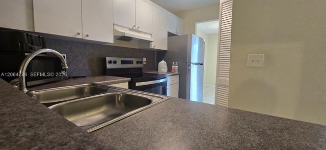 9092 NW 40th Street 4, Coral Springs, FL 33065