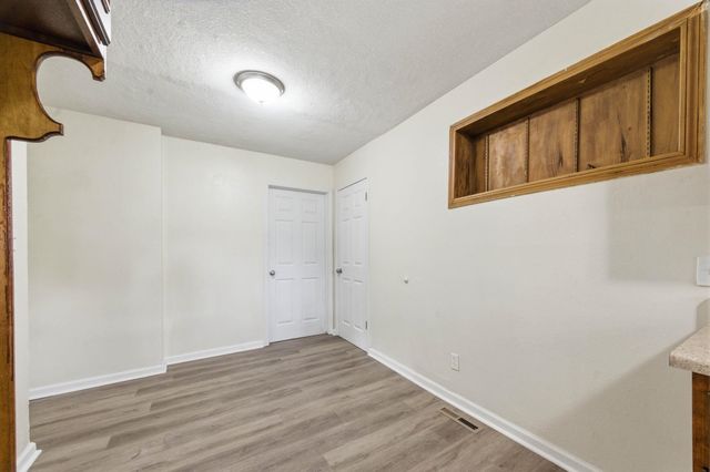 3005 E Southfork Ct, Wichita, KS 67216