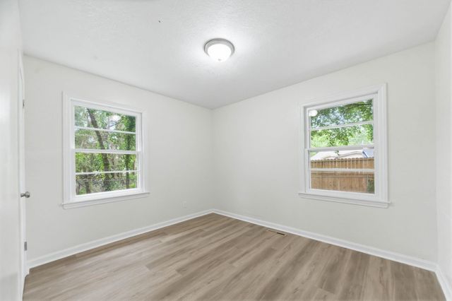 3005 E Southfork Ct, Wichita, KS 67216