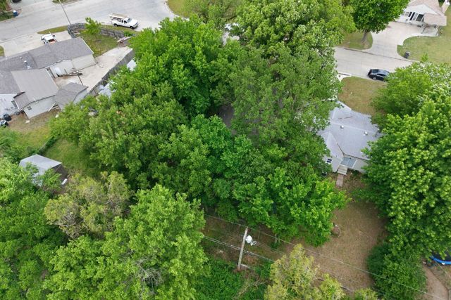 3005 E Southfork Ct, Wichita, KS 67216