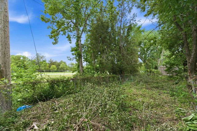3005 E Southfork Ct, Wichita, KS 67216