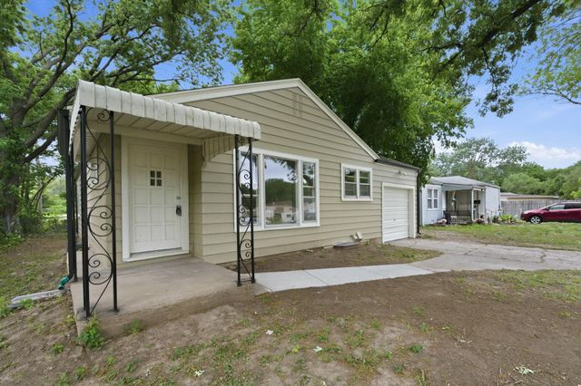 3005 E Southfork Ct, Wichita, KS 67216