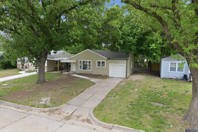 3005 E Southfork Ct, Wichita, KS 67216