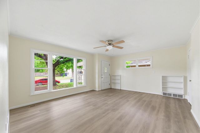 3005 E Southfork Ct, Wichita, KS 67216