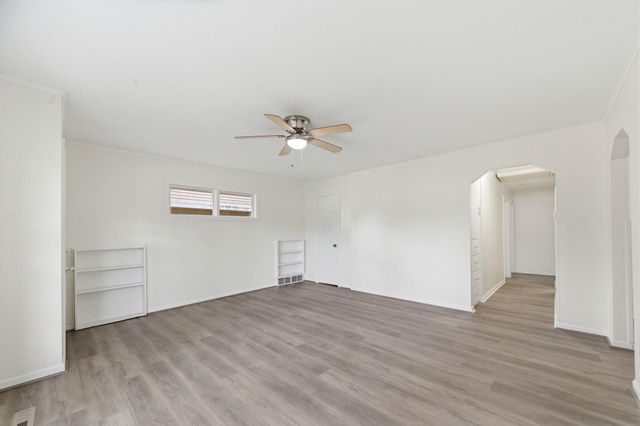 3005 E Southfork Ct, Wichita, KS 67216
