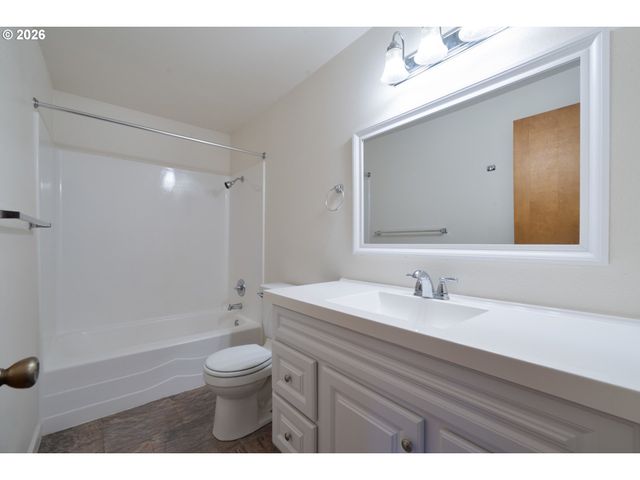 5514 3RD St, Tillamook, OR 97141