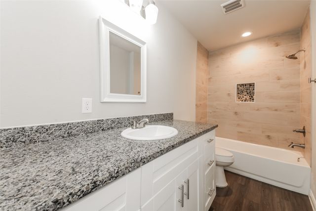 916 N Throckmorton Street, Sherman, TX 75090