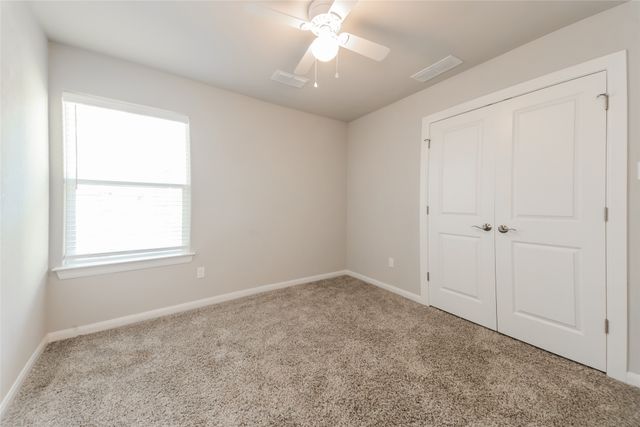 916 N Throckmorton Street, Sherman, TX 75090