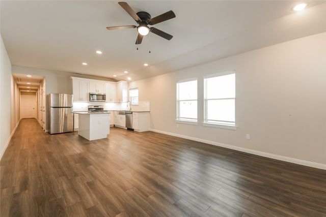 916 N Throckmorton Street, Sherman, TX 75090