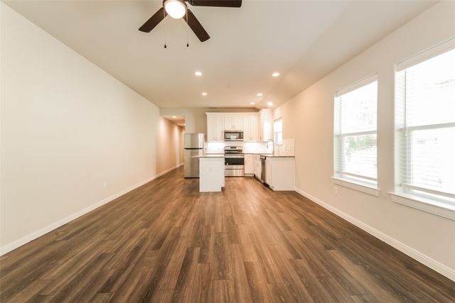 916 N Throckmorton Street, Sherman, TX 75090