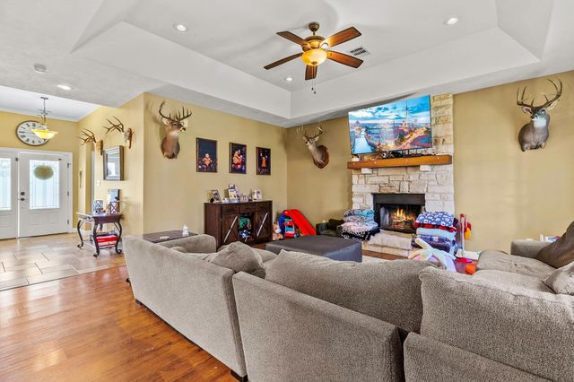 198 Country Wood Drive, Livingston, TX 77351