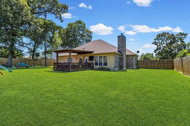 198 Country Wood Drive, Livingston, TX 77351