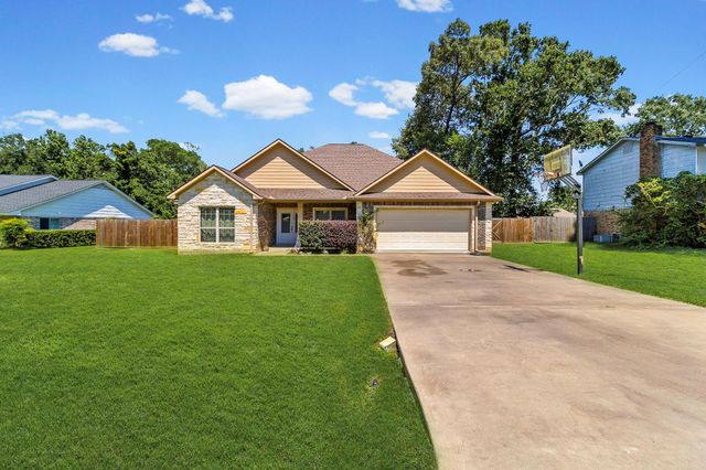 198 Country Wood Drive, Livingston, TX 77351