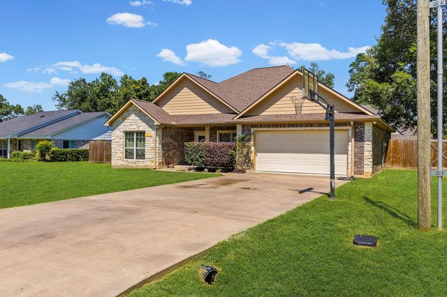 198 Country Wood Drive, Livingston, TX 77351