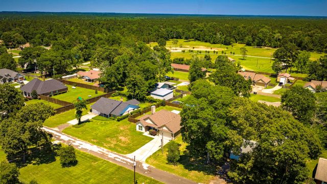 198 Country Wood Drive, Livingston, TX 77351