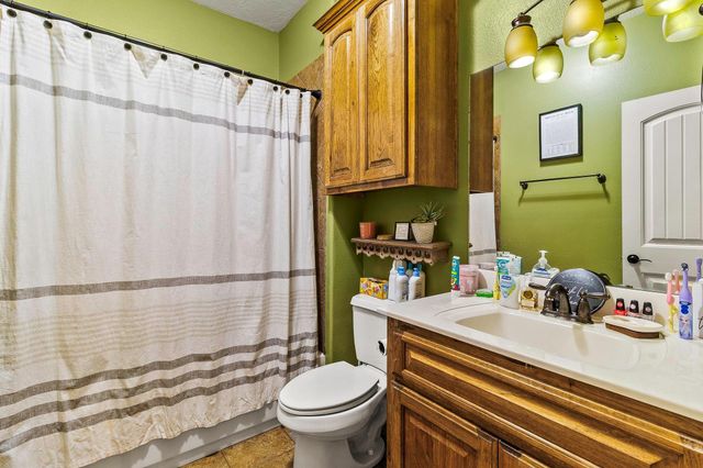 198 Country Wood Drive, Livingston, TX 77351
