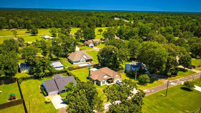 198 Country Wood Drive, Livingston, TX 77351