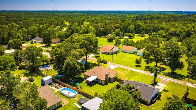 198 Country Wood Drive, Livingston, TX 77351