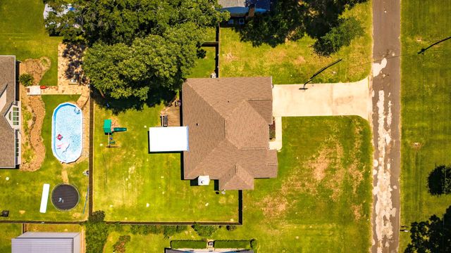 198 Country Wood Drive, Livingston, TX 77351