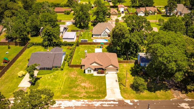 198 Country Wood Drive, Livingston, TX 77351