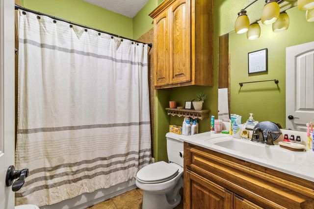 198 Country Wood Drive, Livingston, TX 77351