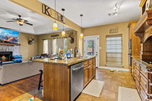 198 Country Wood Drive, Livingston, TX 77351