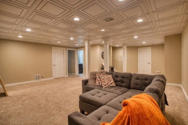 0S635 Robbins Street, Winfield, IL 60190