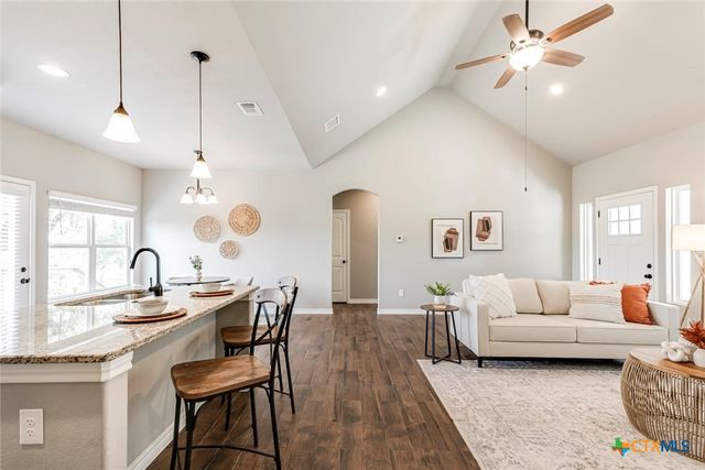 1127 Cedar Bend, Canyon Lake, TX 78133