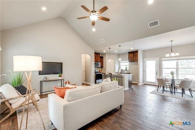 1127 Cedar Bend, Canyon Lake, TX 78133