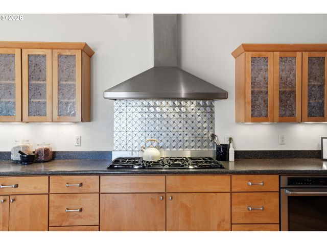 1326 Ne 73RD Ave, Portland, OR 97213