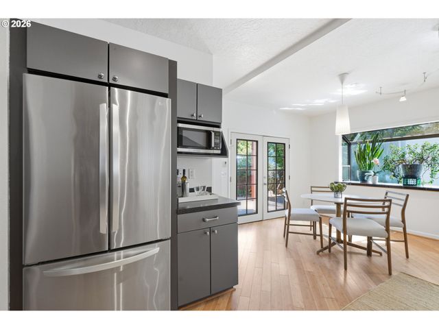 1326 Ne 73RD Ave, Portland, OR 97213