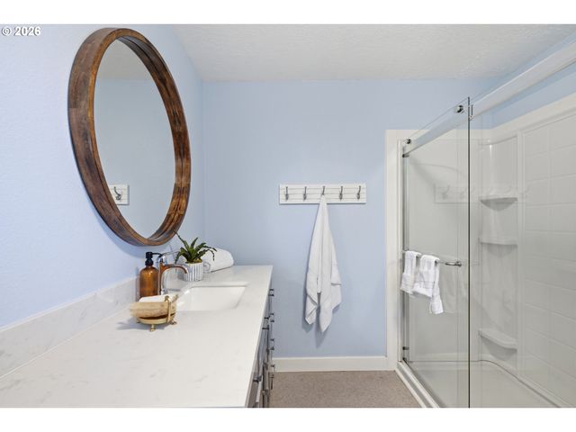 1326 Ne 73RD Ave, Portland, OR 97213