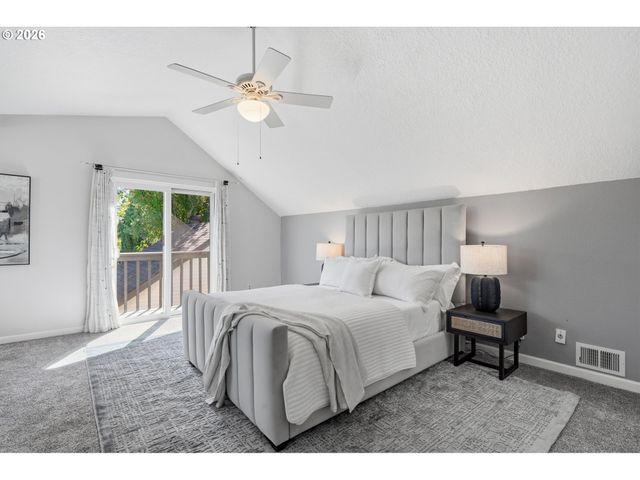 1326 Ne 73RD Ave, Portland, OR 97213