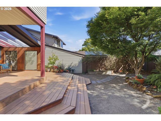 1326 Ne 73RD Ave, Portland, OR 97213