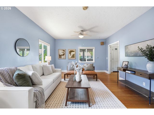 1326 Ne 73RD Ave, Portland, OR 97213