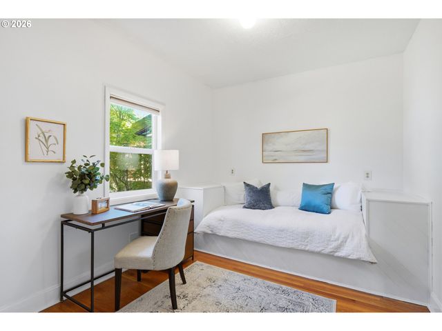 1326 Ne 73RD Ave, Portland, OR 97213