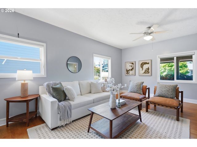 1326 Ne 73RD Ave, Portland, OR 97213
