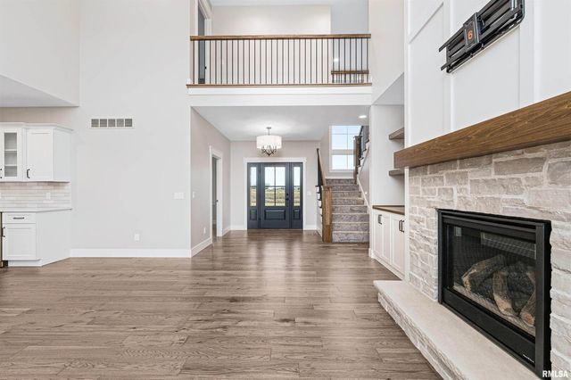 6928 Wilderness Pointe Pointe, Bettendorf, IA 52722