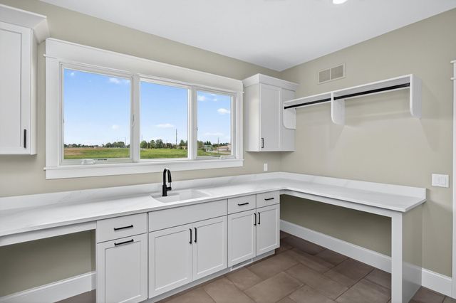 6928 Wilderness Pointe, Bettendorf, IA 52722