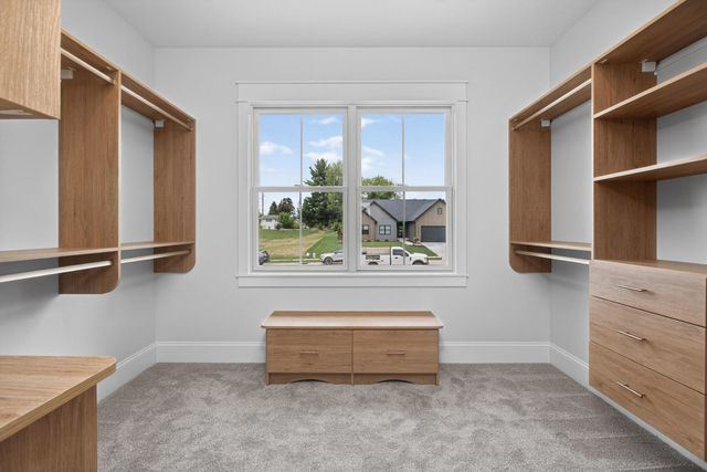 6928 Wilderness Pointe, Bettendorf, IA 52722