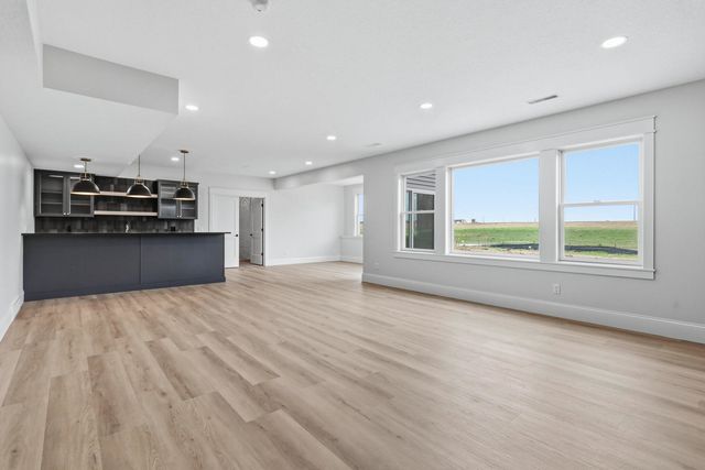 6928 Wilderness Pointe, Bettendorf, IA 52722