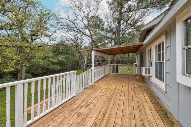 114 Fealy RD, Red Rock, TX 78662