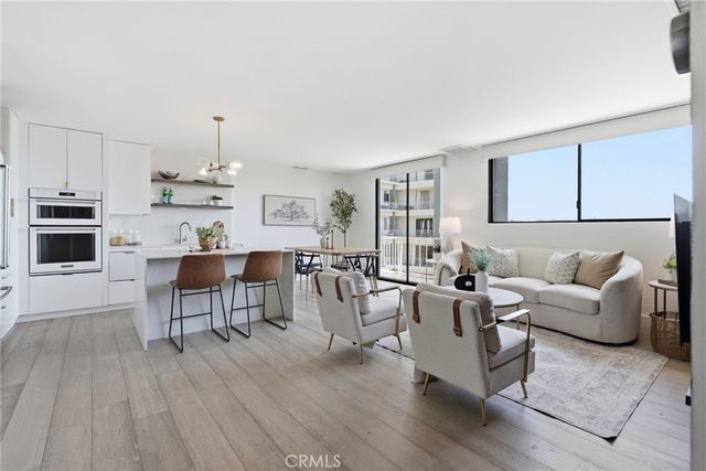 100 S Doheny, Los Angeles, CA 90048