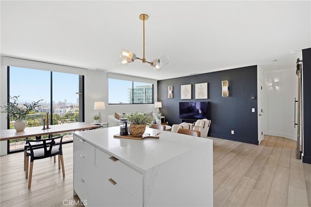 100 S Doheny, Los Angeles, CA 90048