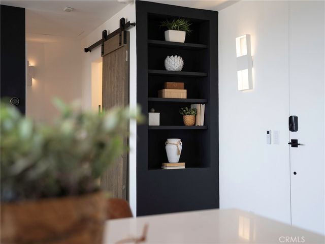 100 S Doheny, Los Angeles, CA 90048