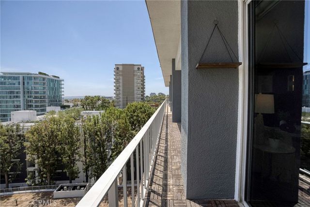 100 S Doheny, Los Angeles, CA 90048